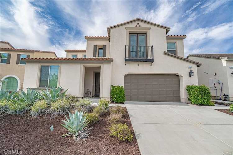 18642 Cedar Crest Dr, Canyon Country, CA 91387