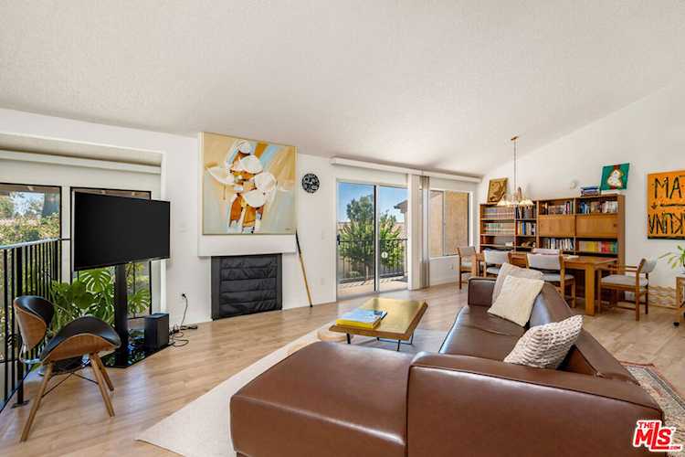 19547 Rinaldi St #30, Porter Ranch, CA 91326