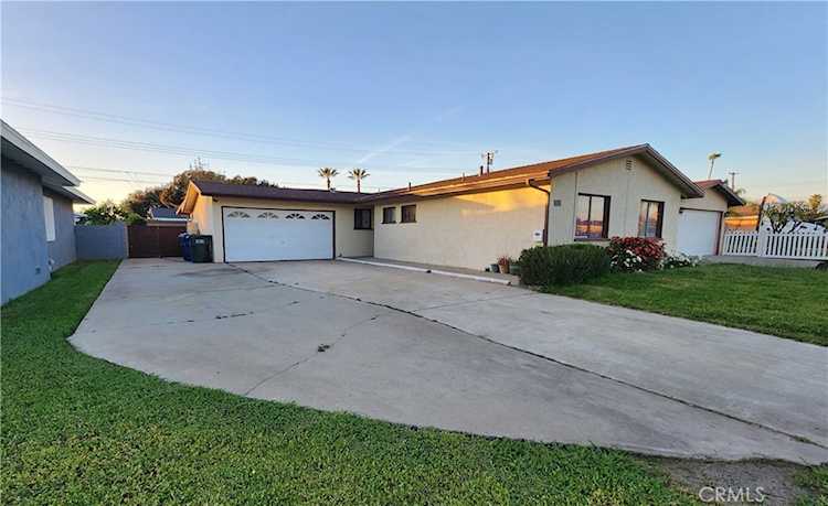 1115 League, La Puente, CA 91744