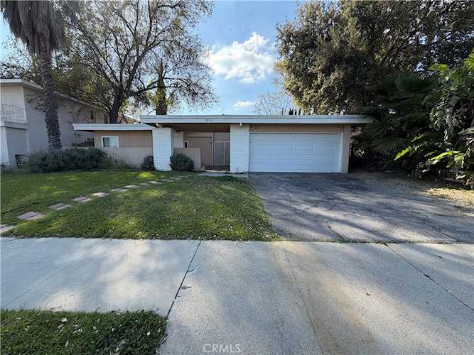 8757 Lurline Ave, Winnetka, CA 91306