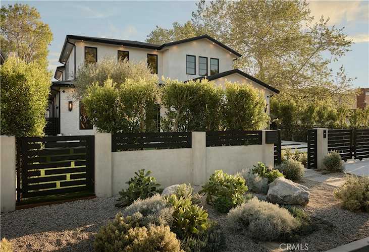 13024 Bloomfield St, Studio City, CA 91604