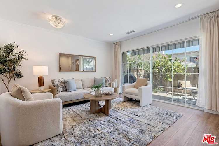 611 9th St #2, Santa Monica, CA 90402