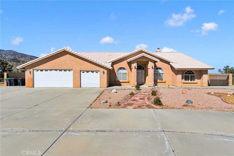 8250 Snow Cap, Pinon Hills, CA 92372