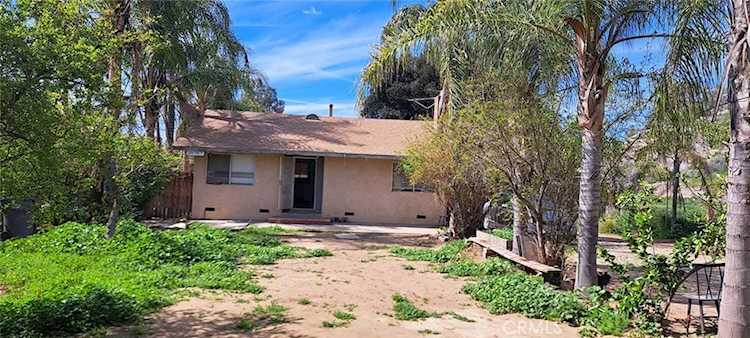 25767 W Creag Ave, Homeland, CA 92548