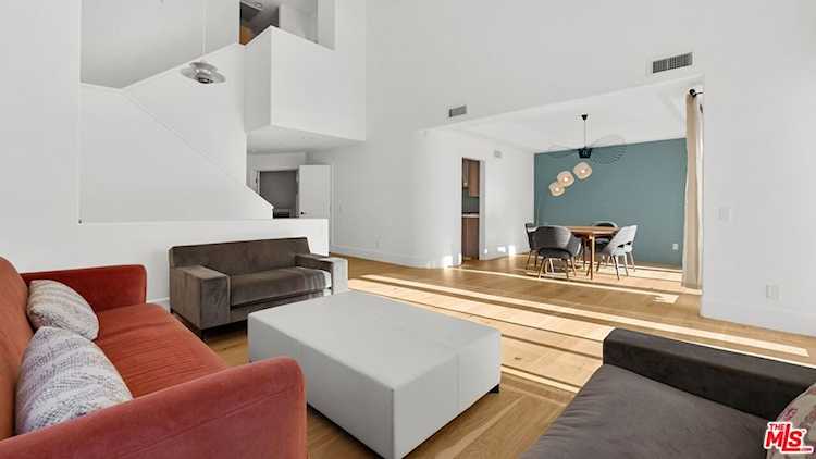 696 Palisades Dr, Pacific Palisades, CA 90272