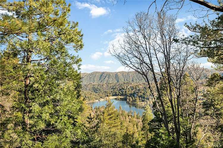 24502 Albrun Ct, Crestline, CA 92325