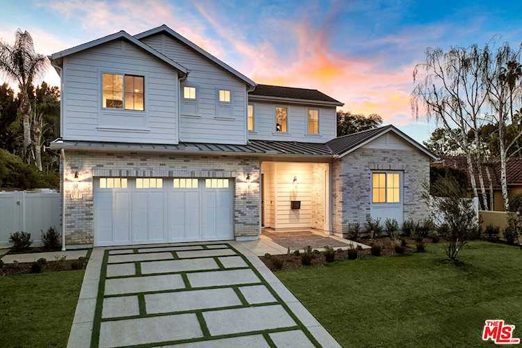 4241 Woodcliff Rd, Sherman Oaks, CA 91403