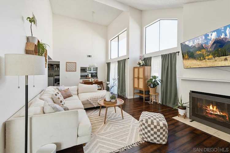 895 Connors Ct, Claremont, CA 91711