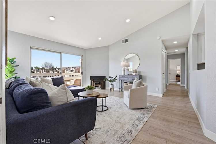 10345 W Briar Oaks, Stanton, CA 90680