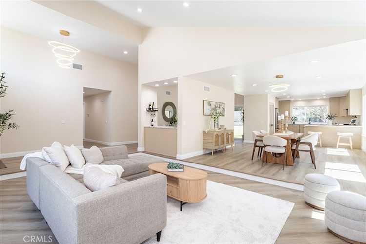 10338 Etiwanda Ave, Porter Ranch, CA 91326