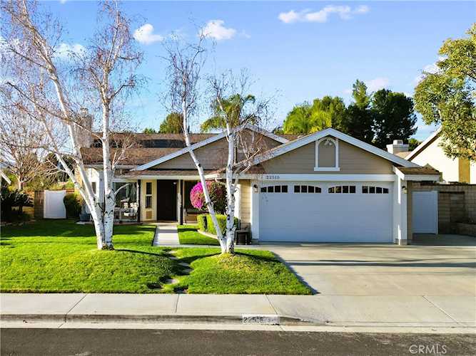 22515 Honnold Dr, Saugus, CA 91350