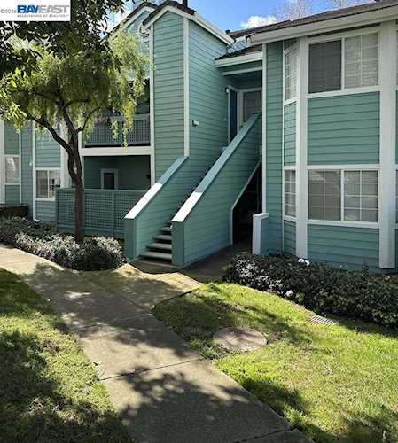 303 Dursey Dr, Pinole, CA 94564