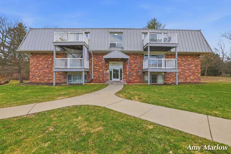 6716 Cascade Rd SE #39 Grand Rapids, MI 49546 | MLS 26013139