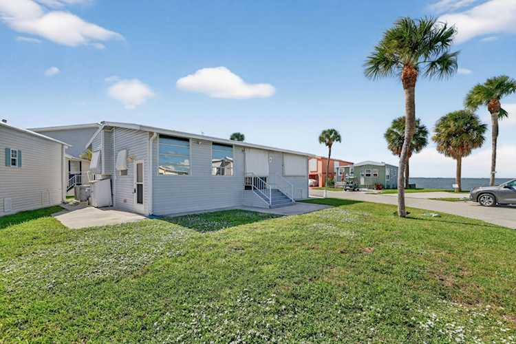 217 Nettles Blvd Jensen Beach, FL 34957 | MLS R11136028