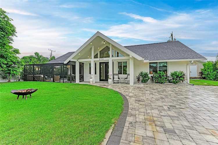 2156 Orchid St Sarasota, FL 34239 | MLS A4663262