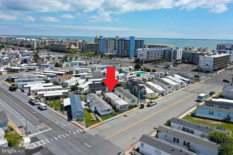  Real Estate for Sale - 120 133rd St in Ocean City Photo 1