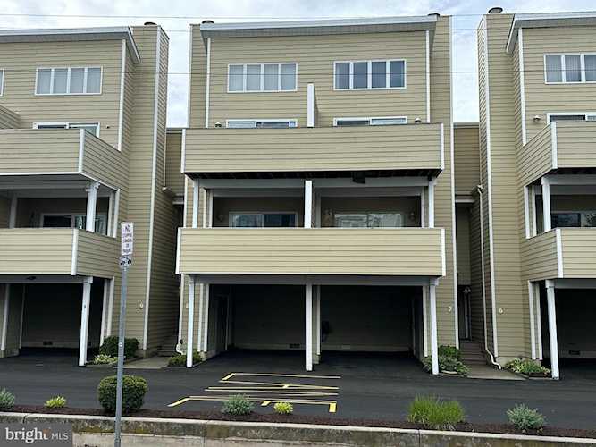 Admirals Bridge Real Estate for Sale - 40118 N Carolina Ave in Fenwick Island Photo 1