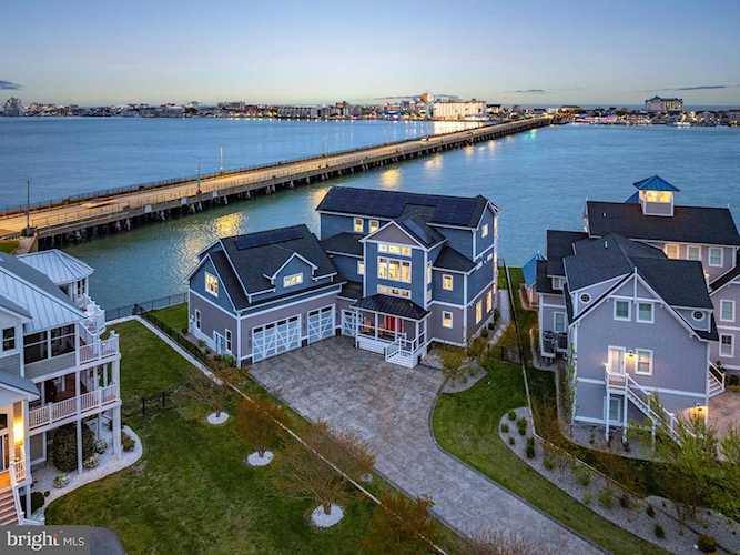  Real Estate for Sale - 12975 Inlet Isle Ln in Ocean City Photo 1