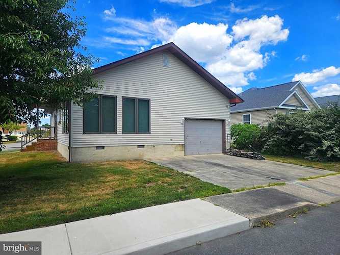  Real Estate for Sale - 400 136th St in Ocean City Photo 1