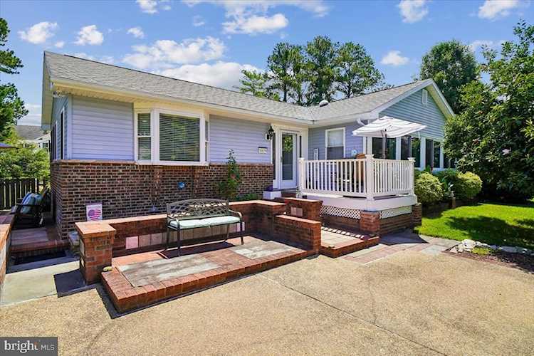  Real Estate for Sale - 30879 Maplewood Rd in Ocean View Photo 1