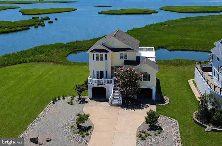  Real Estate for Sale - 6 S Shore Dr in North Bethany Photo 1
