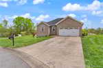 3045 Brookhill Ct Georgetown IN 47122 | MLS 202407245 Photo 3