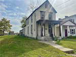 819 W Market St New Albany IN 47150 | MLS 2024012010 Photo 2