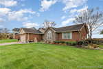 3221 Lakewood Blvd Jeffersonville IN 47130 | MLS 2024012333 Photo 4