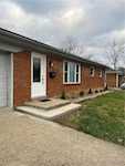321 Country Club Dr New Albany IN 47150 | MLS 202505126 Photo 3