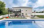 8002 Shady View Dr Charlestown IN 47111 | MLS 202507996 Photo 4