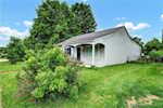 2009 E 8th St Jeffersonville IN 47130 | MLS 202508481 Photo 2