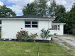 950 Whelan Ln Jeffersonville IN 47130 | MLS 202508553 Photo 3