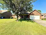 2112 Sterling Oaks Dr Sellersburg IN 47172 | MLS 202508980 Photo 4
