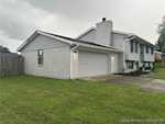 4506 Viola Dr Jeffersonville IN 47130 | MLS 202508038 Photo 3