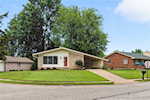 701 Parkwood Dr Clarksville IN 47129 | MLS 202509943 Photo 2