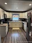 632 N Sandy Hook Rd Paoli IN 47454 | MLS 2025010033 Photo 8