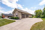 11203 Winged Foot Dr Sellersburg IN 47172 | MLS 2025010055 Photo 4