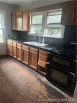 114 E Norwood Ave Clarksville IN 47129 | MLS 2025010036 Photo 11