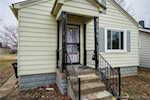 114 E Norwood Ave Clarksville IN 47129 | MLS 2025010036 Photo 2