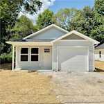 382 Oak St Austin IN 47102 | MLS 2025010182 Photo 1