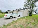 613 E Walnut St Crothersville IN 47229 | MLS 2025010622 Photo 3
