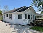 202 R St Bedford IN 47421 | MLS 2025010705 Photo 4