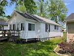202 R St Bedford IN 47421 | MLS 2025010705 Photo 3