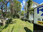 918 W Main St New Albany IN 47150 | MLS 2025010867 Photo 2