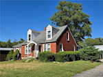 530 E Main St Pekin IN 47165 | MLS 2025010949 Photo 1