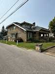 207 E Market St Salem IN 47167 | MLS 2025010874 Photo 2