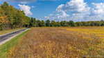 https://cdn.listingphotos.sierrastatic.com/large/v1760133672/263/263_2025011773_10.jpg 5127 W Interstate Block Rd Madison IN 47250 | MLS 2025011773 Photo 10