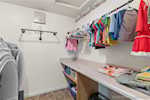 https://cdn.listingphotos.sierrastatic.com/large/v1761377028/263/263_2025011842_46.jpg 2187 Rolling Hill Ct Columbus IN 47201 | MLS 2025011842 Photo 46